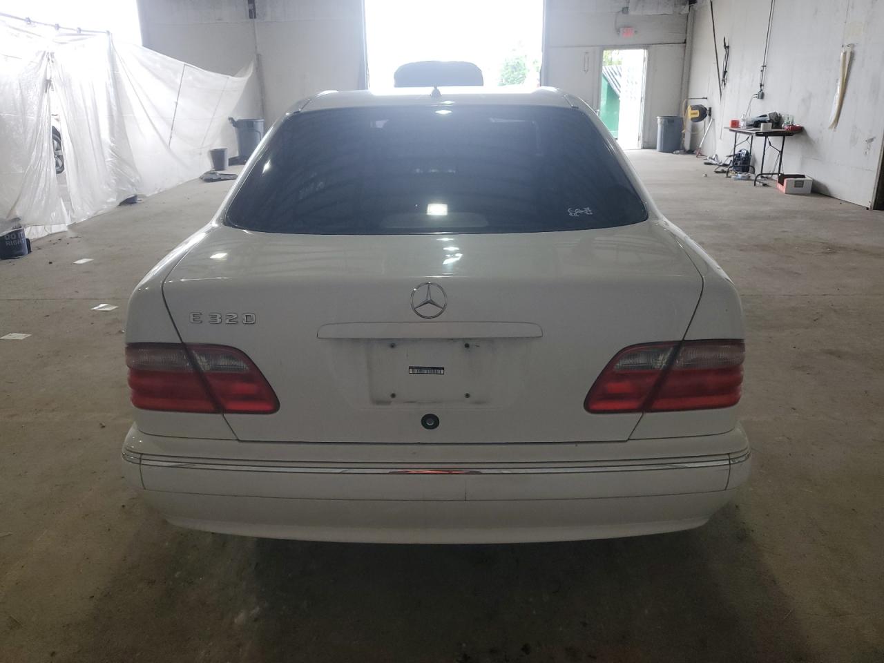 2001 Mercedes-Benz E 320 VIN: WDBJF65JX1B306960 Lot: 63788935