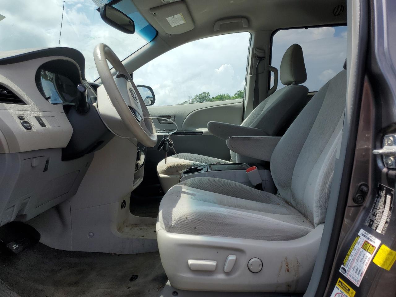 2014 Toyota Sienna Le VIN: 5TDKK3DC3ES445359 Lot: 63214055