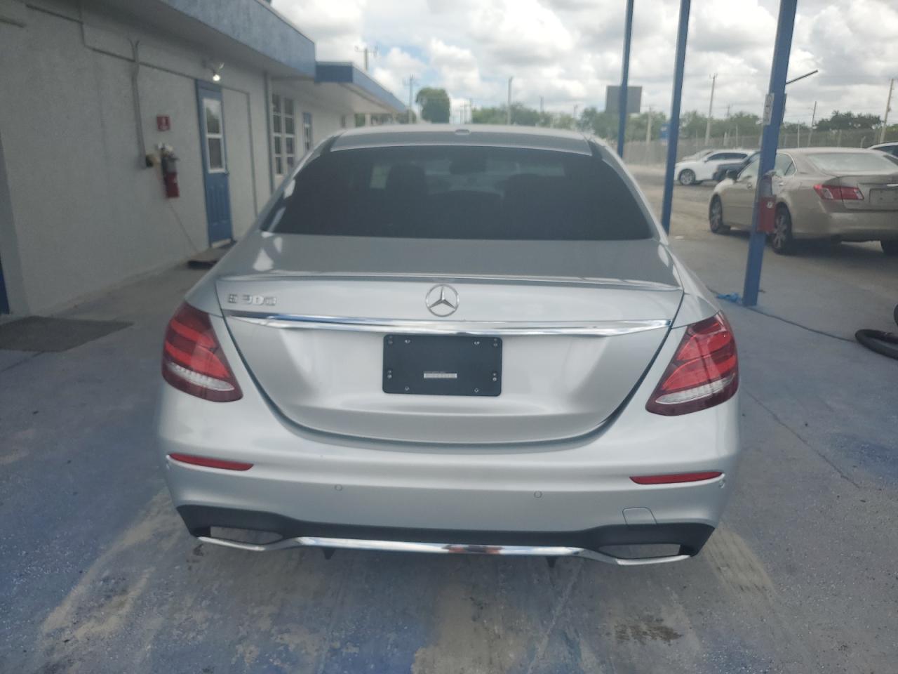 2019 Mercedes-Benz E 300 VIN: WDDZF4JB4KA519472 Lot: 63507185
