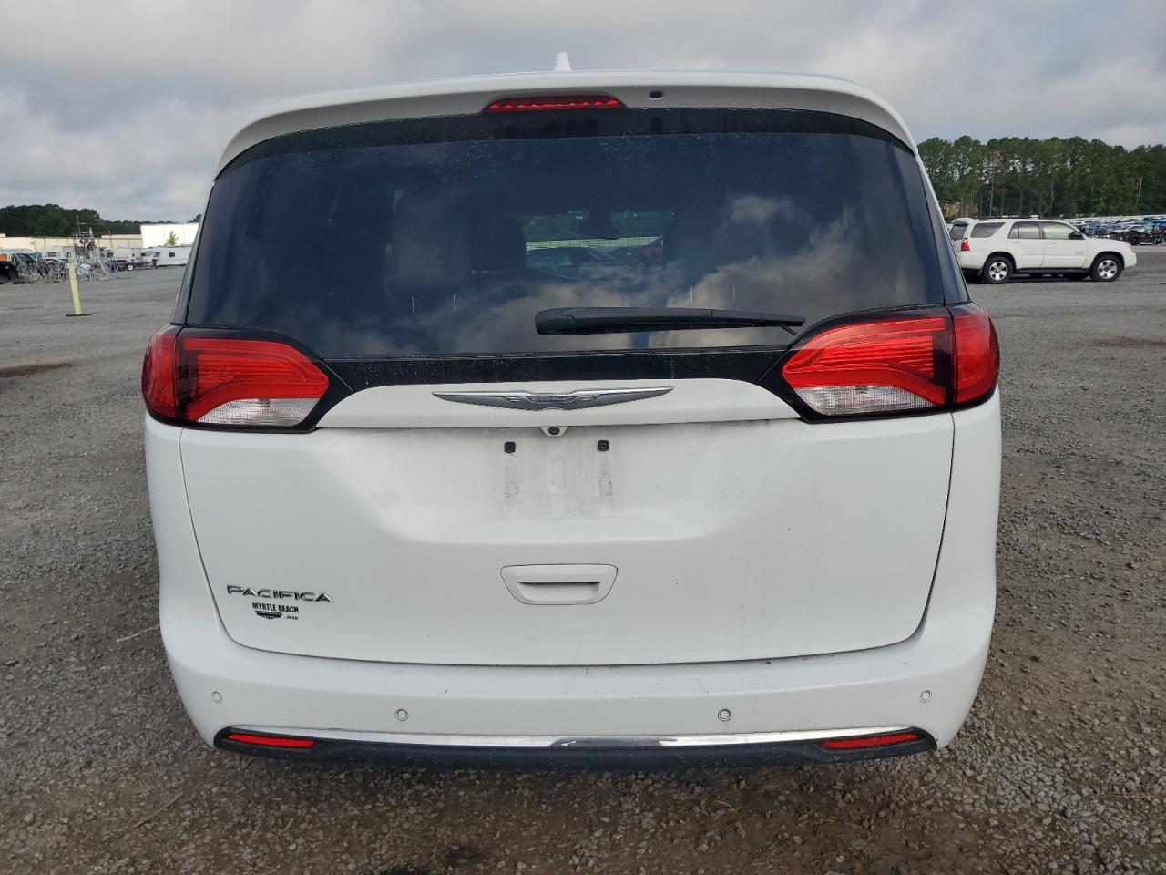 2017 Chrysler Pacifica Touring L VIN: 2C4RC1BG0HR524619 Lot: 64071185