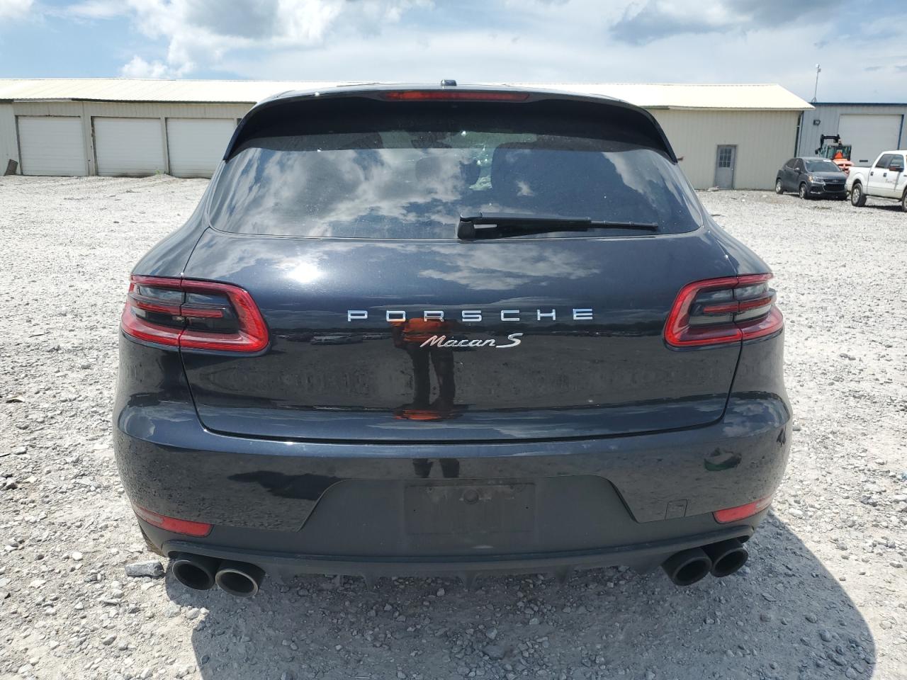 2017 Porsche Macan S VIN: WP1AB2A54HLB14127 Lot: 64482135