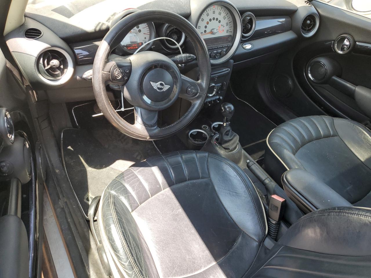 2011 Mini Cooper VIN: WMWSU3C58BT095735 Lot: 61858425