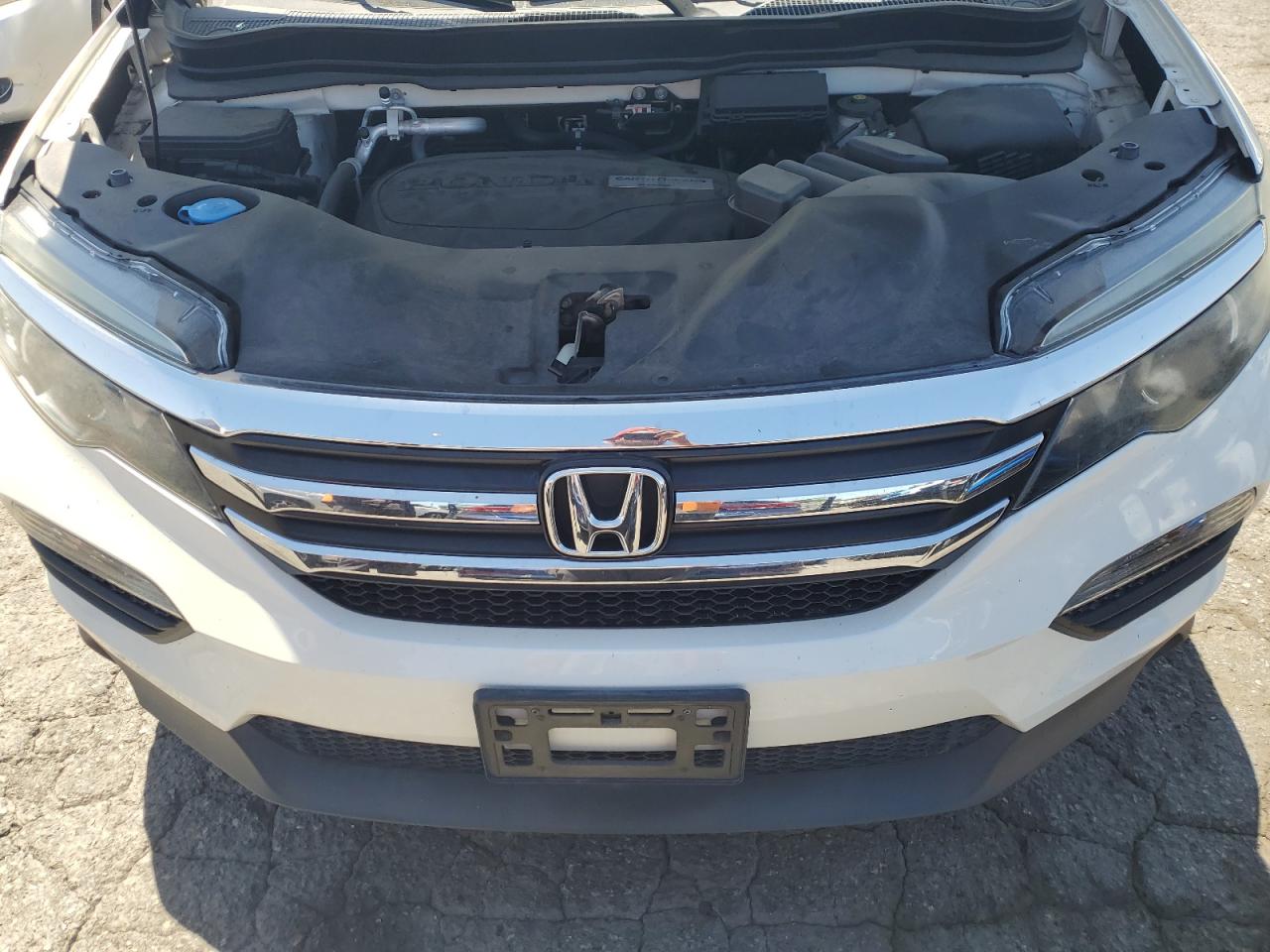 2018 Honda Pilot Lx VIN: 5FNYF5H1XJB027835 Lot: 64814795