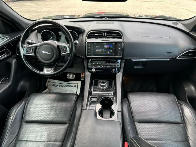 2017 JAGUAR F-PACE R - SPORT  