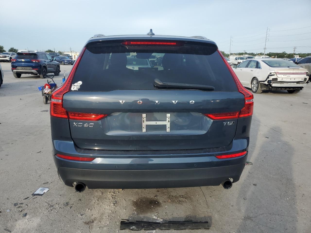 2021 Volvo Xc60 T5 Momentum VIN: YV4102RK4M1695407 Lot: 64324915