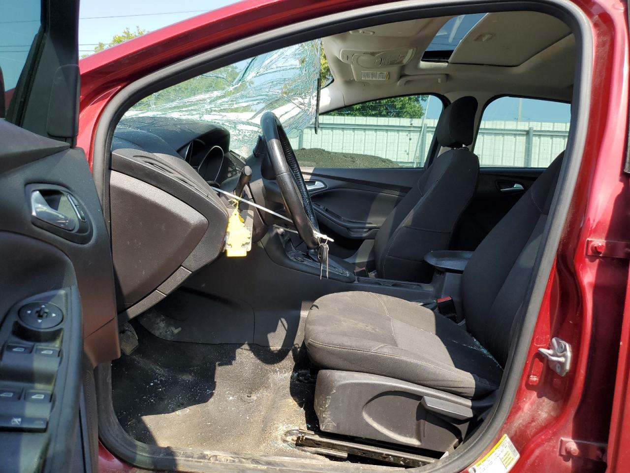 2015 Ford Focus Se VIN: 1FADP3K2XFL304575 Lot: 64814305
