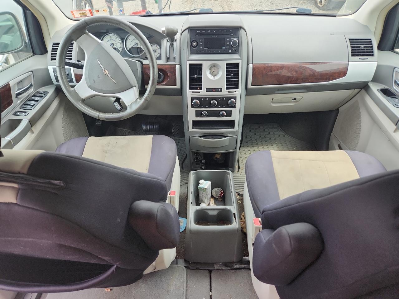 2009 Chrysler Town & Country Touring VIN: 2A8HR54169R676926 Lot: 64561225