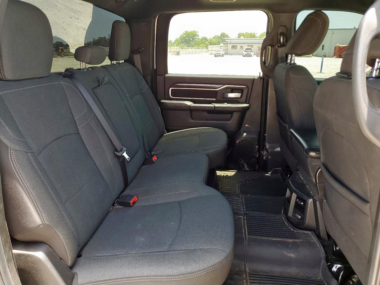 2024 Ram 3500 Big Horn VIN: 3C63RRHL3RG273052 Lot: 63837015