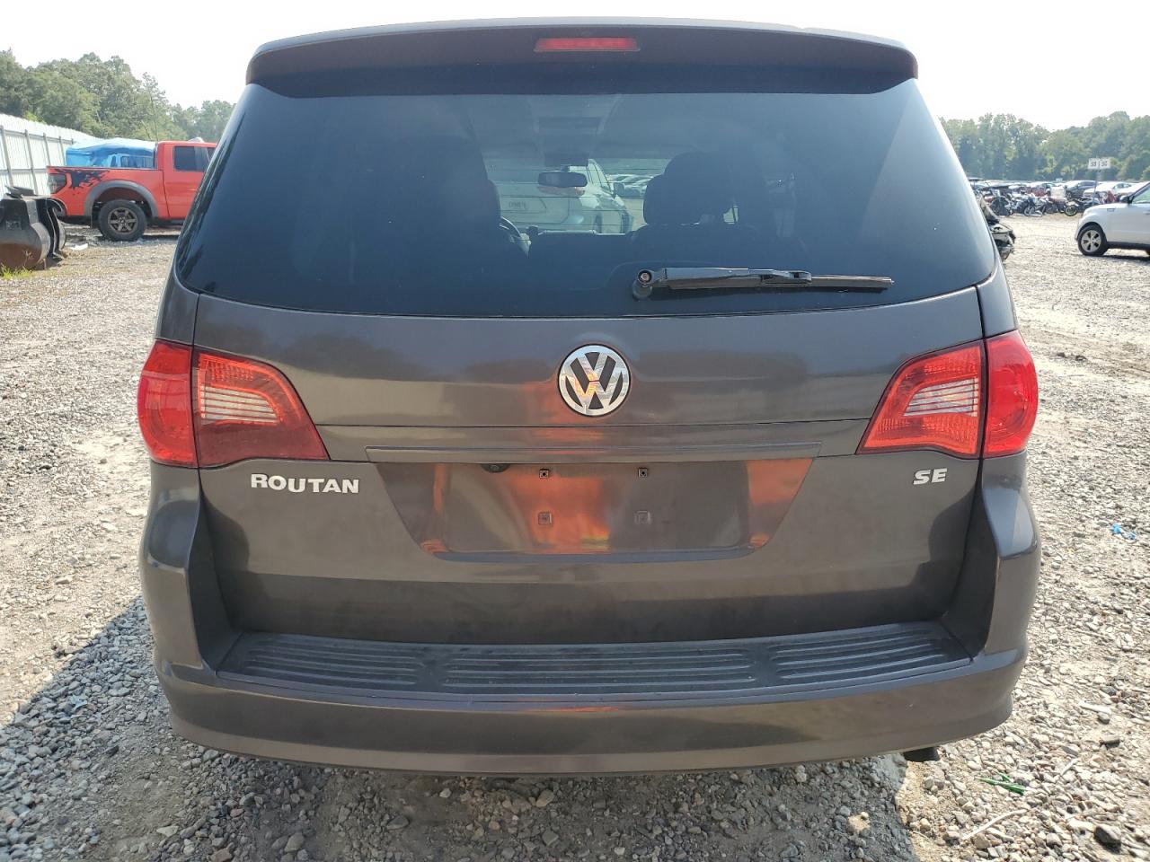 2011 Volkswagen Routan Se VIN: 2V4RW3DG5BR670723 Lot: 63796935
