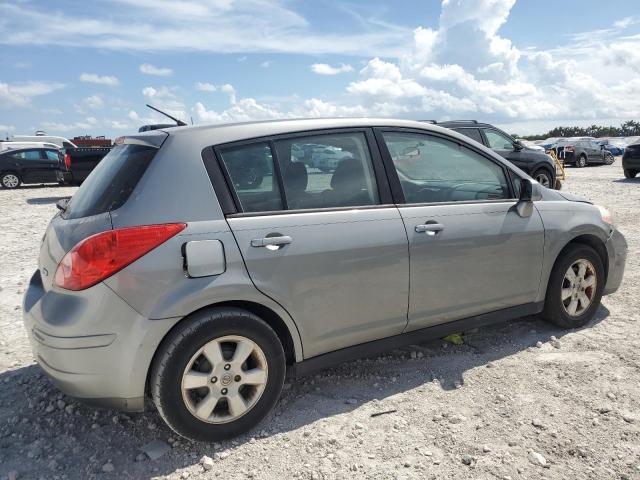  NISSAN VERSA 2012 Srebrny