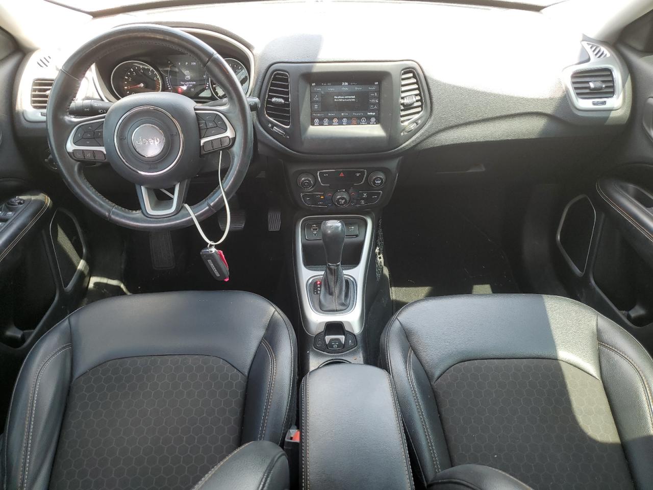 2019 Jeep Compass Latitude VIN: 3C4NJCBB5KT851963 Lot: 64865375