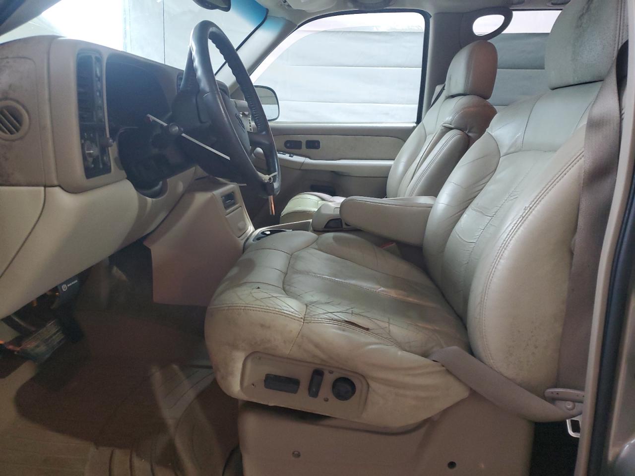 2000 Chevrolet Suburban K1500 VIN: 3GNFK16Z52G207747 Lot: 64381545