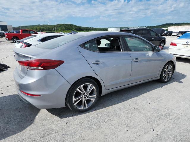 Sedans HYUNDAI ELANTRA 2017 Srebrny