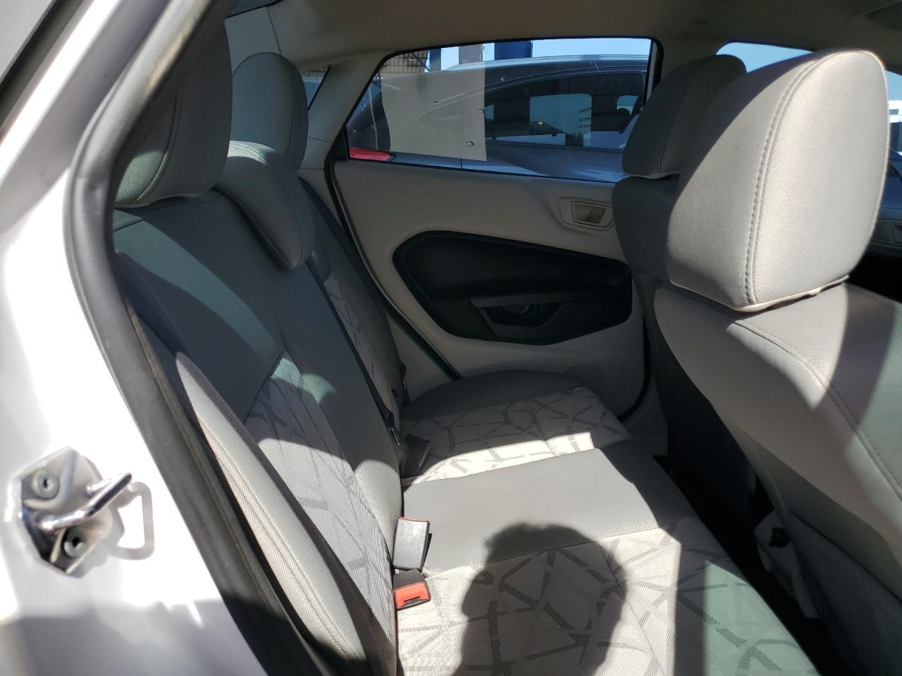 3FADP4BJ3CM126421 2012 Ford Fiesta Se