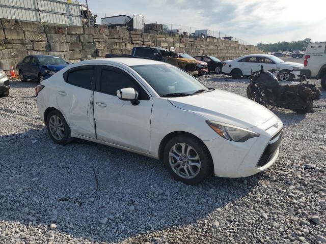 Sedans TOYOTA SCION 2016 White