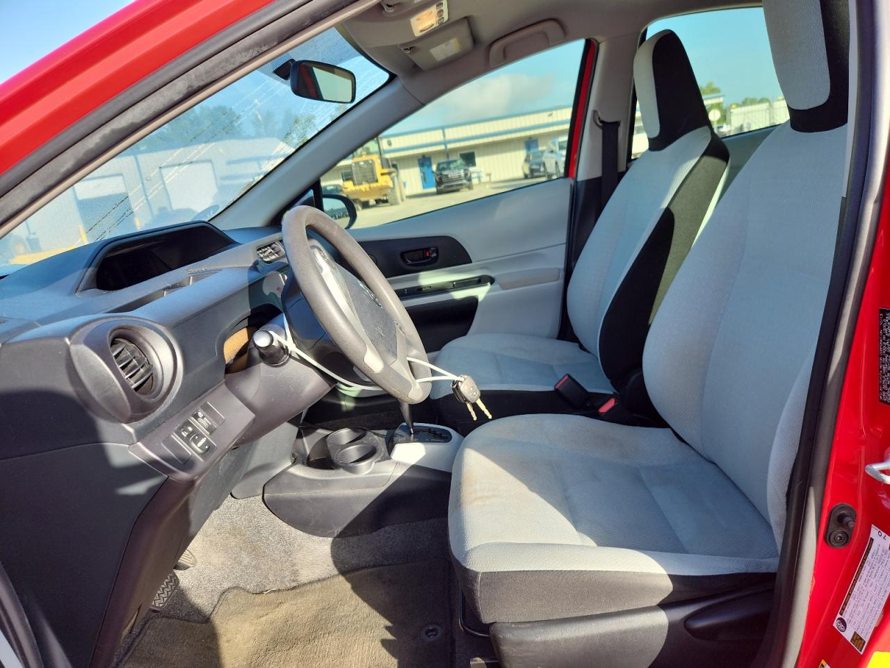 2013 Toyota Prius C VIN: JTDKDTB3XD1554037 Lot: 64771735