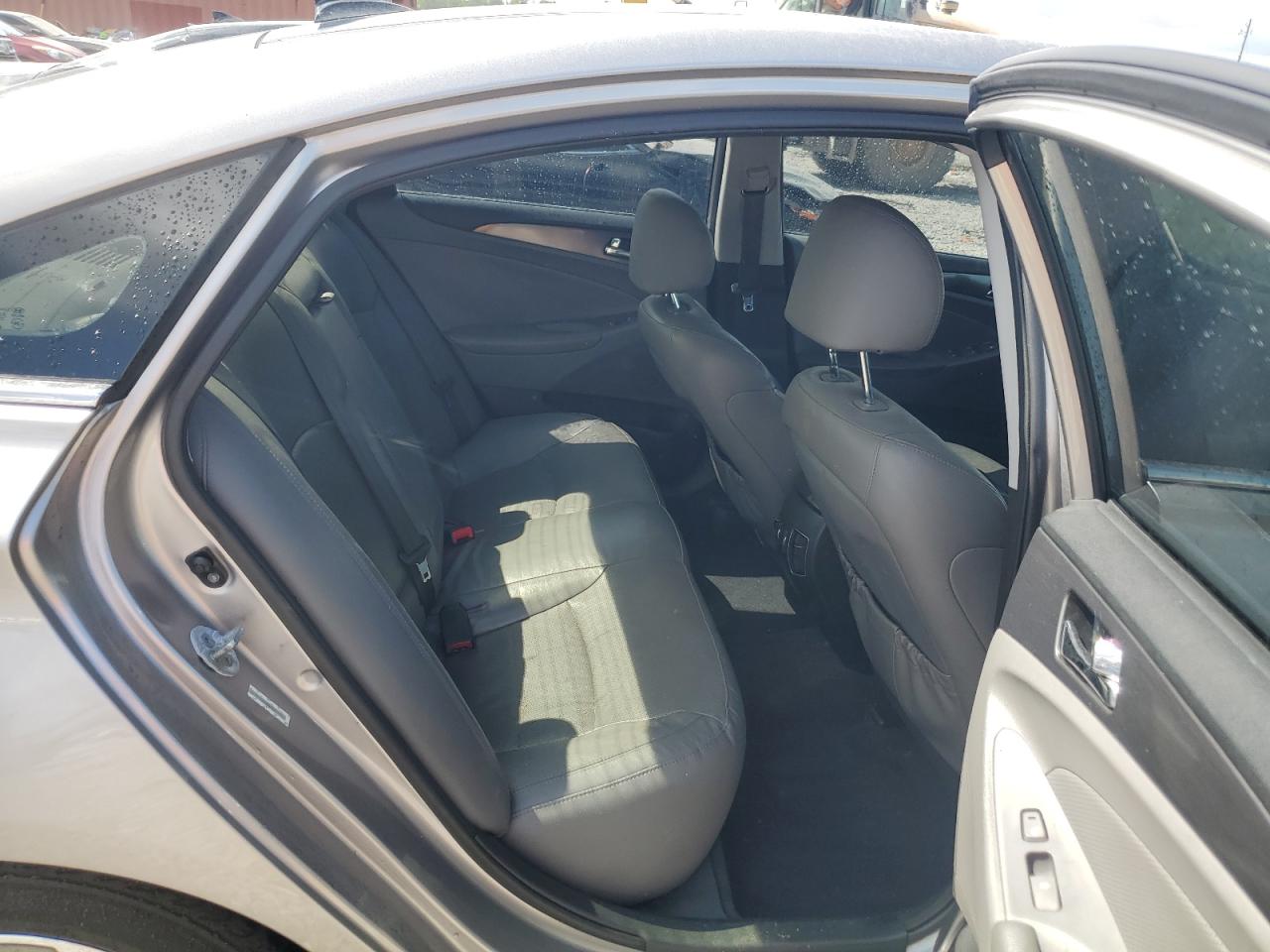 2013 Hyundai Sonata Hybrid VIN: KMHEC4A42DA084386 Lot: 63404865