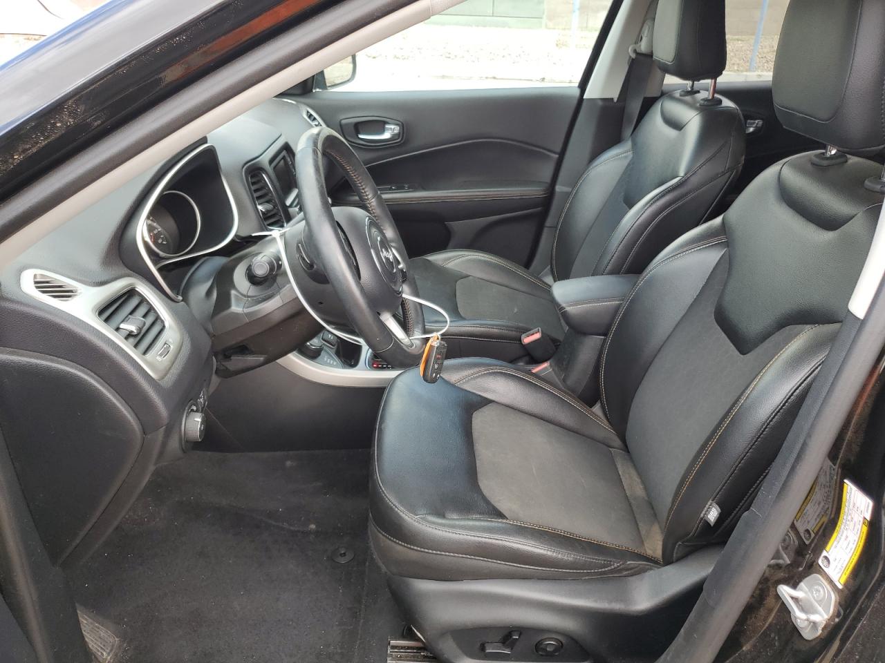 2018 Jeep Compass Latitude VIN: 3C4NJDBB8JT350022 Lot: 63752315