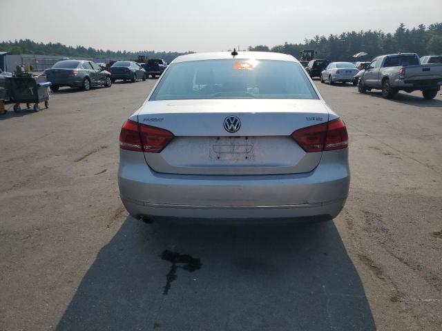  VOLKSWAGEN PASSAT 2015 Srebrny