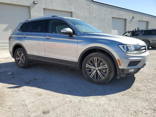  VOLKSWAGEN TIGUAN 2019 Серебристый