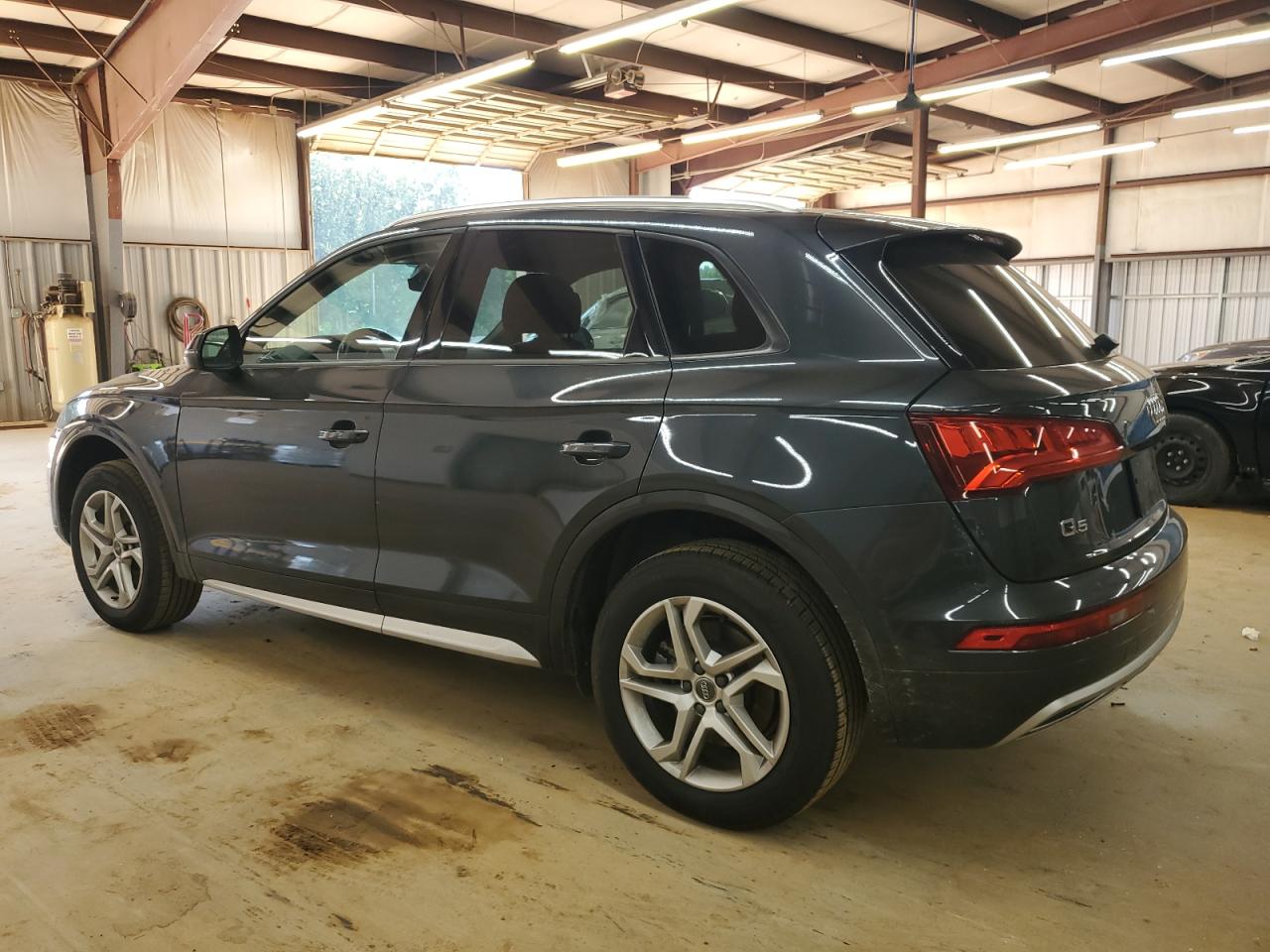 wa1anafy7j2021565 WA1ANAFY7J2021565 2018 Audi Q5 Premium