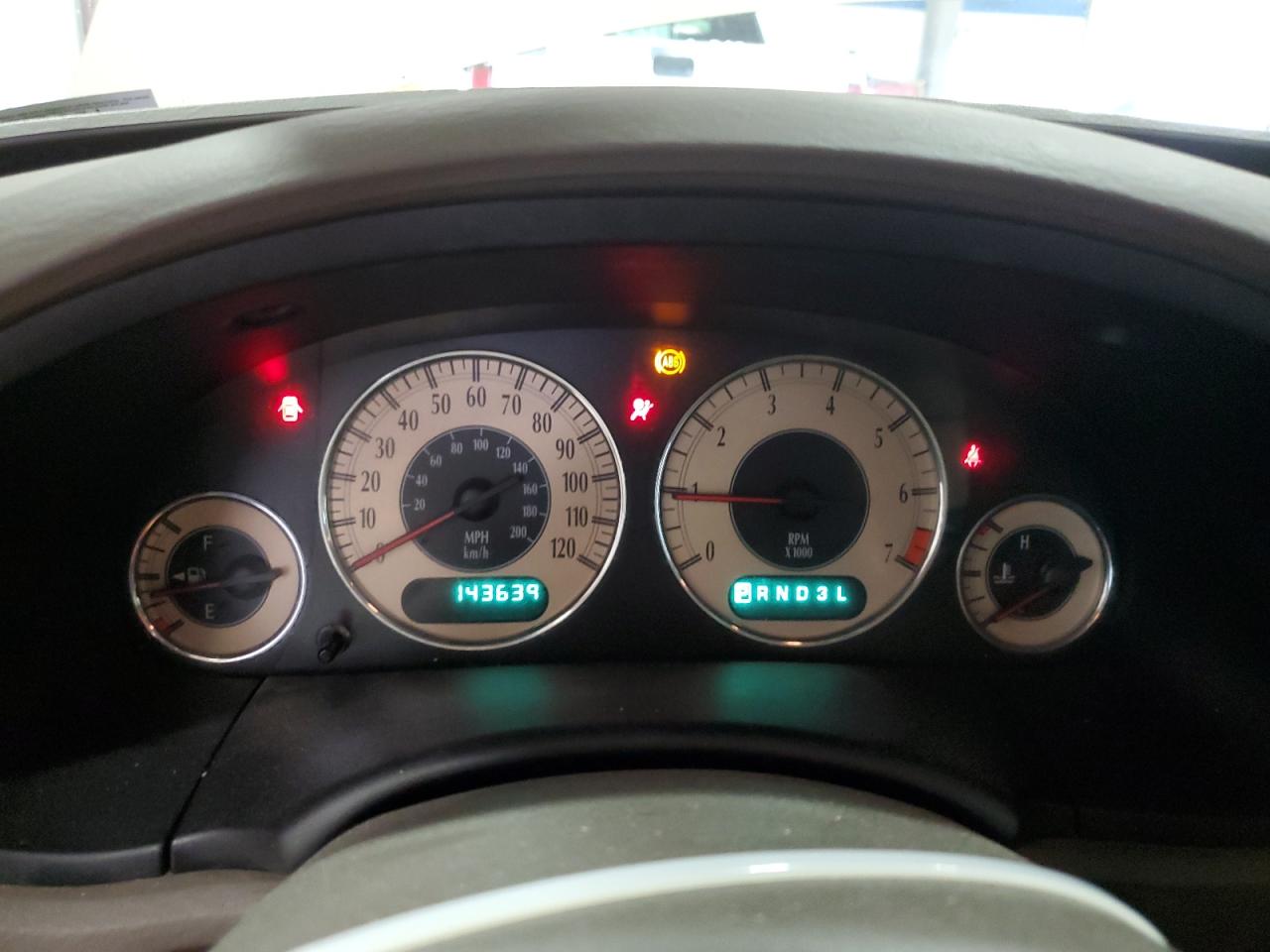 2001 Chrysler Town & Country Lxi VIN: 2C8GP54L91R412631 Lot: 63570245