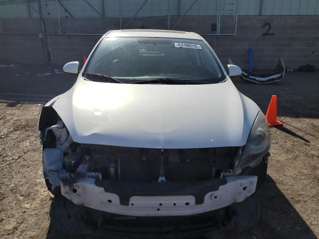 Sedans MAZDA 3 2012 White
