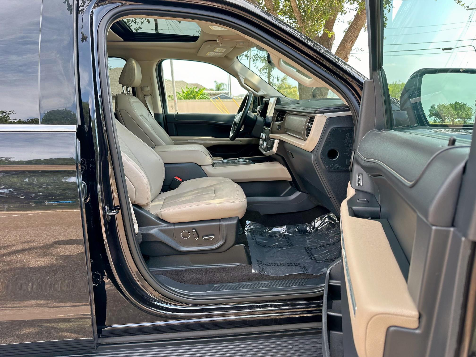  FORD EXPEDITION 2023 Black