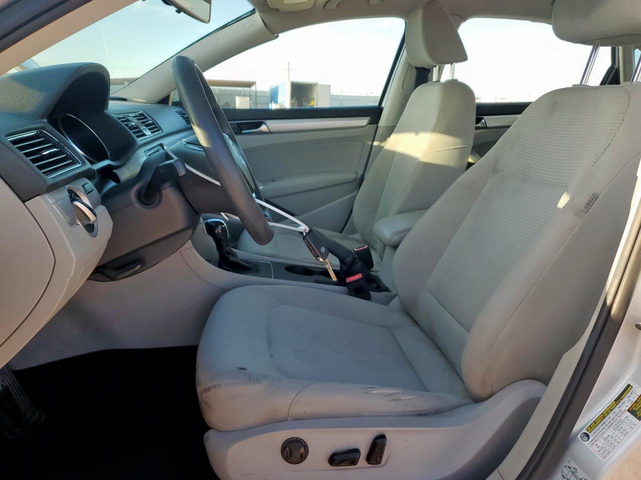 2018 Volkswagen Passat S VIN: 1VWAA7A33JC024549 Lot: 66733795