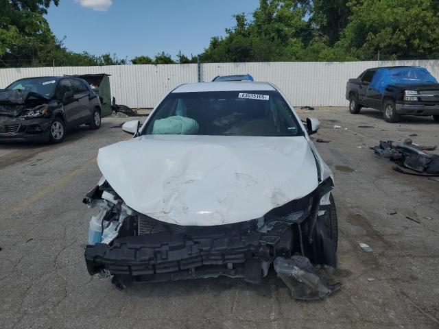 TOYOTA CAMRY 2017 Biały