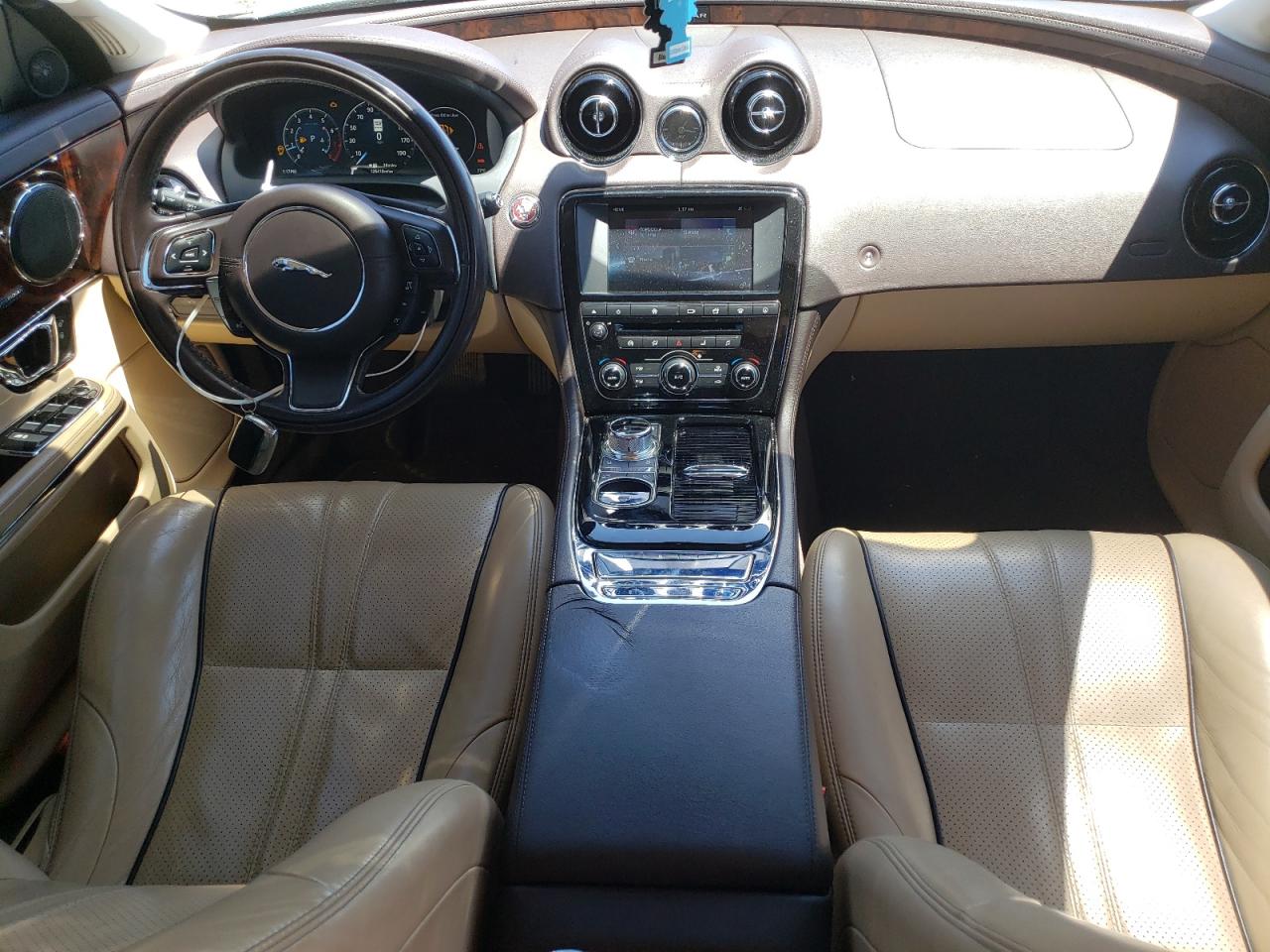 sajwa1c71h8w06749 SAJWA1C71H8W06749 2017 Jaguar Xj