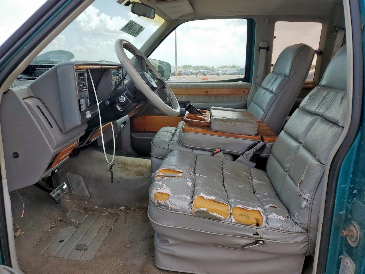 1993 Chevrolet Gmt-400 C1500 VIN: 2GCEC19K9P1119932 Lot: 65171245