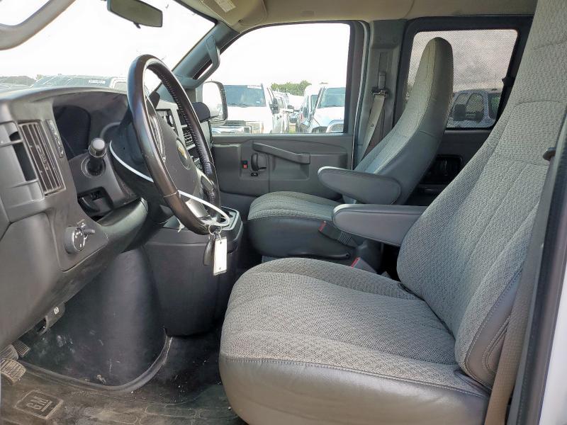 Minivans CHEVROLET EXPRESS 2017 Biały