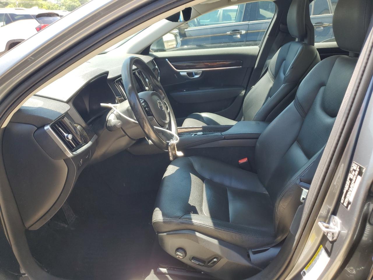 2018 Volvo S90 T5 Momentum VIN: LVY982MK7JP039256 Lot: 63464005