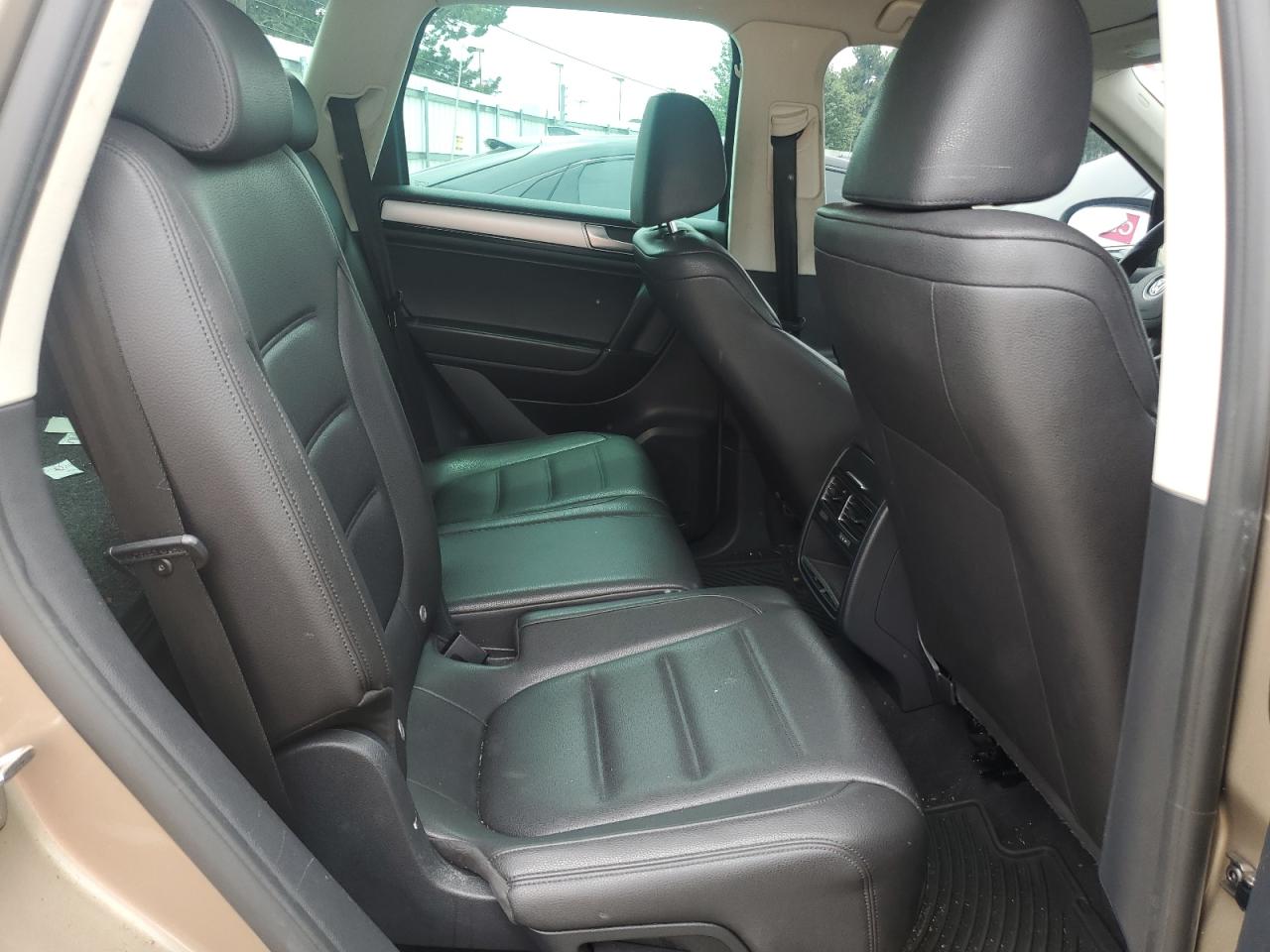2016 Volkswagen Touareg Sport VIN: WVGEF9BP7GD011532 Lot: 64267765