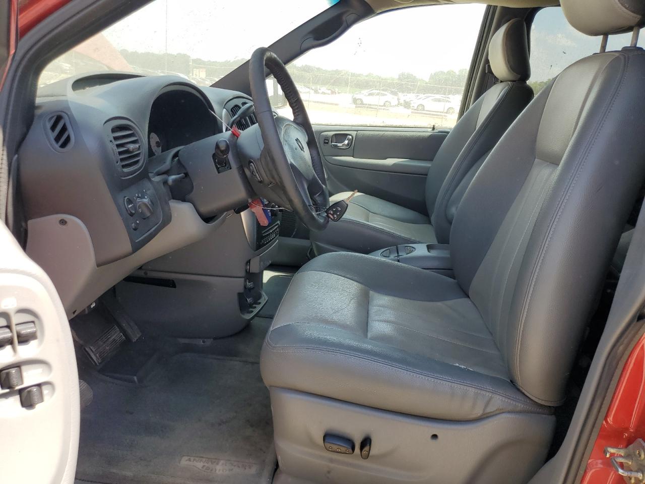 2004 Dodge Grand Caravan Sxt VIN: 2D4GP44L94R517088 Lot: 65263365