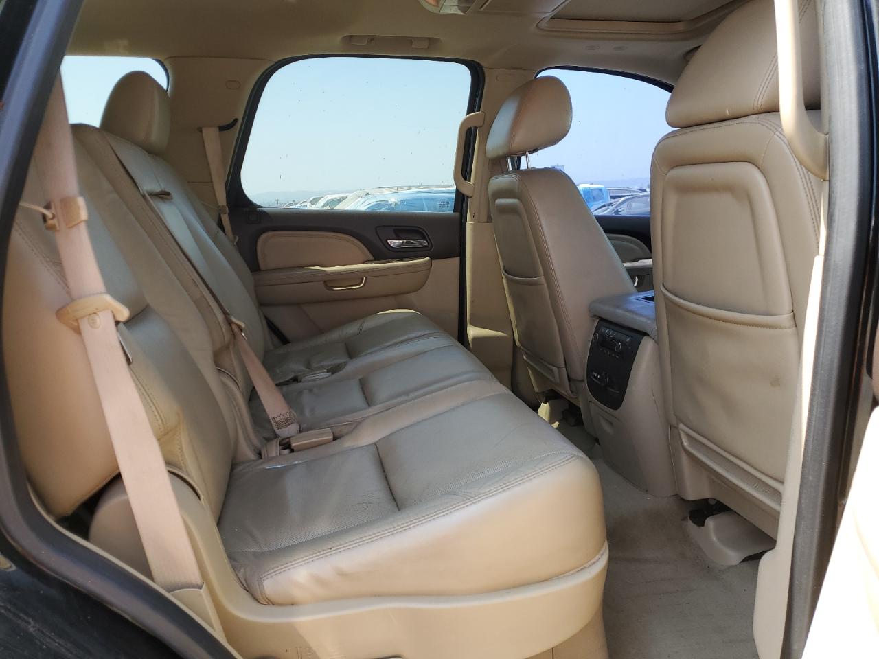 2011 GMC Yukon Denali Hybrid VIN: 1GKS2GEJ8BR261182 Lot: 64451285