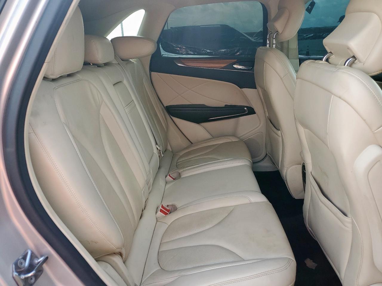 5LMCJ2C94GUJ30360 2016 Lincoln Mkc Select