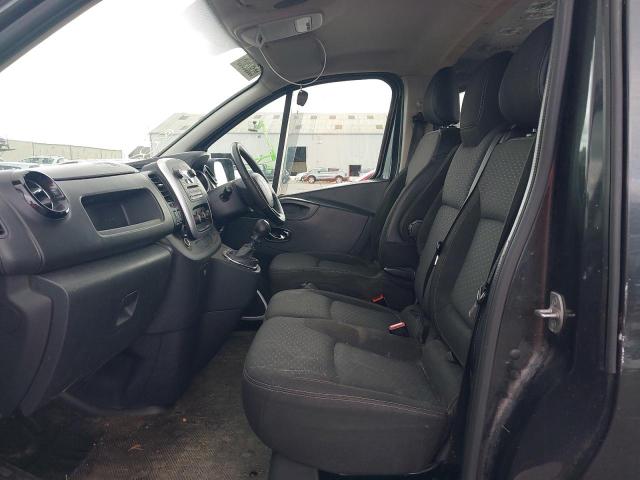 2015 VAUXHALL VIVARO 270