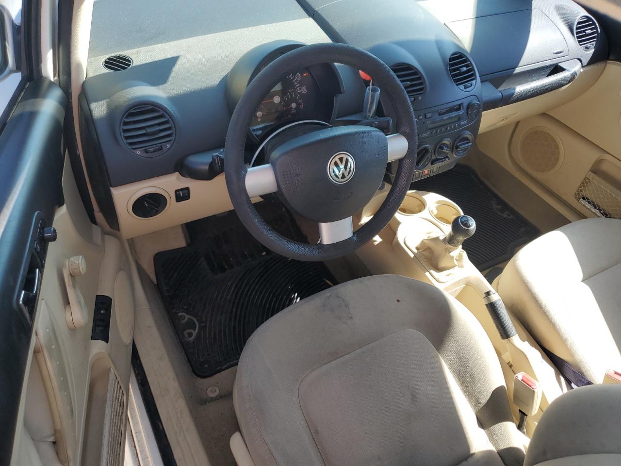 2002 Volkswagen New Beetle Gl VIN: 3VWBB21C02M437730 Lot: 63756935