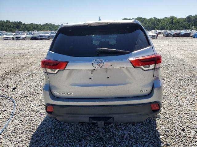  TOYOTA HIGHLANDER 2018 Серебристый
