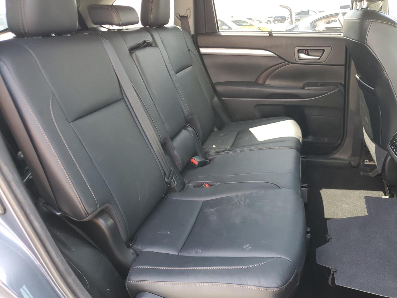 2017 Toyota Highlander Se VIN: 5TDJZRFH1HS408351 Lot: 64393015