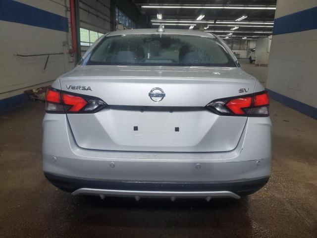  NISSAN VERSA 2020 Silver