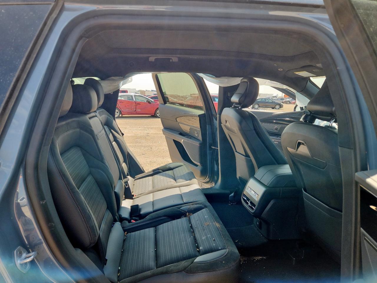 2025 Lincoln Nautilus Reserve VIN: 5LMPJ8KA4SJ943823 Lot: 63853115