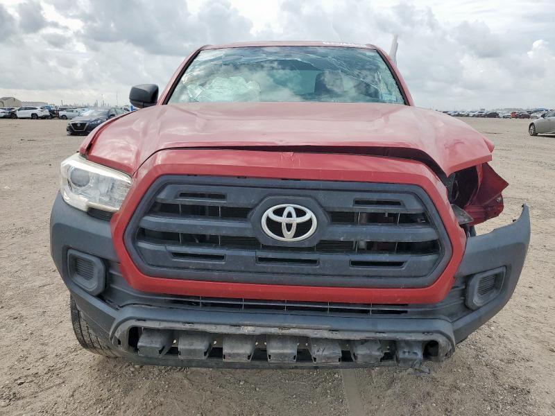  TOYOTA TACOMA 2017 Czerwony