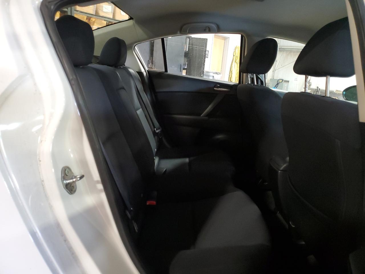 2011 Mazda 3 I VIN: JM1BL1VG3B1377950 Lot: 64473175