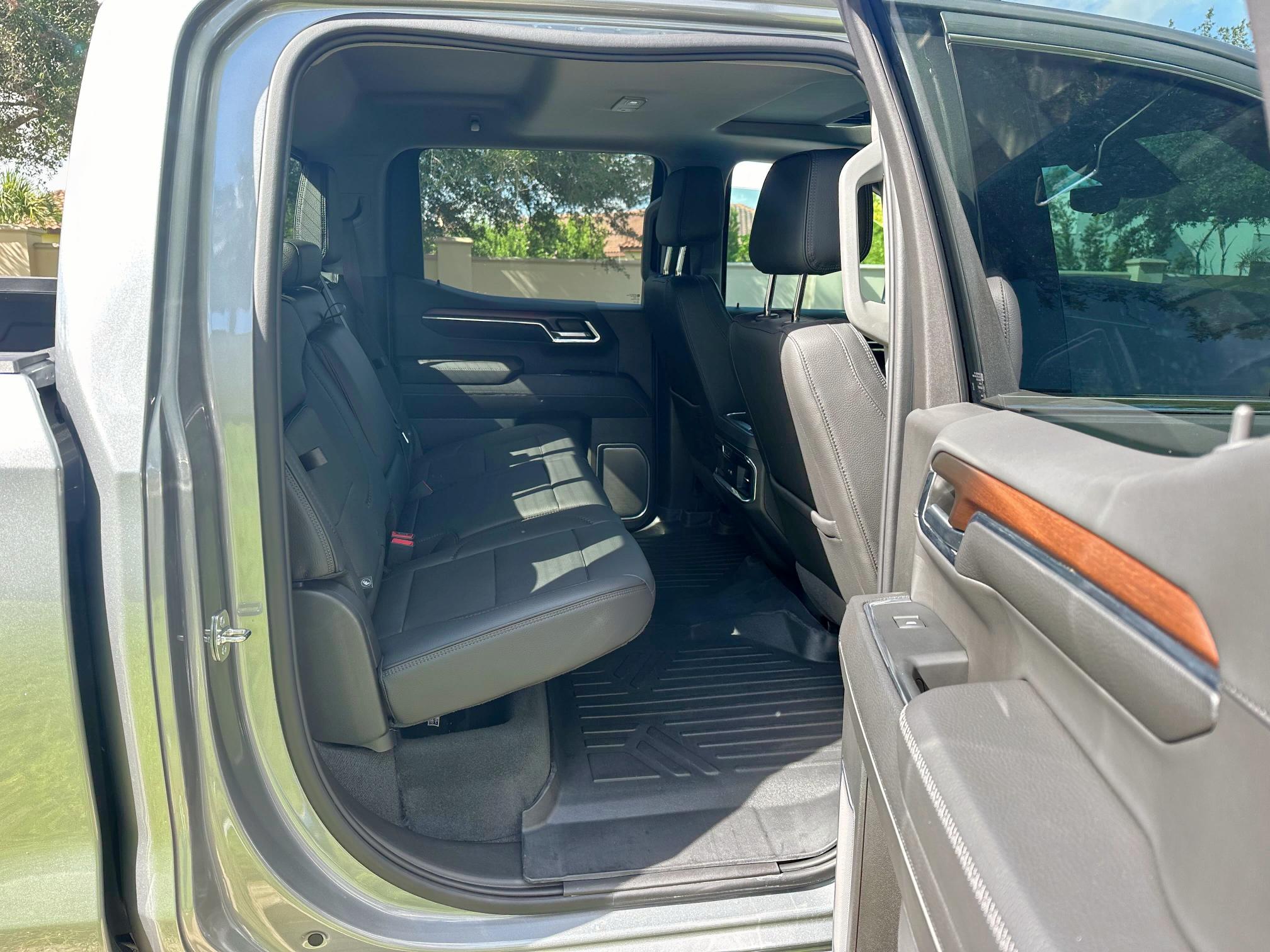  GMC SIERRA 2024 Srebrny