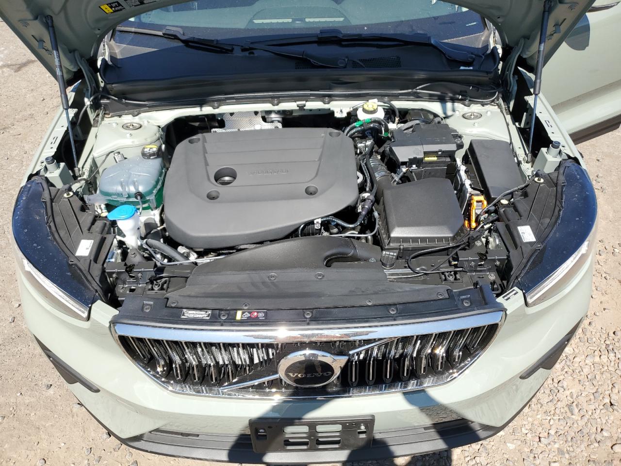 2025 Volvo Xc40 Core VIN: YV4L12UJ2S2599951 Lot: 63327195
