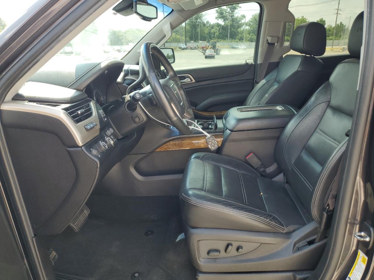 2017 GMC Yukon Xl Denali VIN: 1GKS2HKJ8HR197017 Lot: 62702625