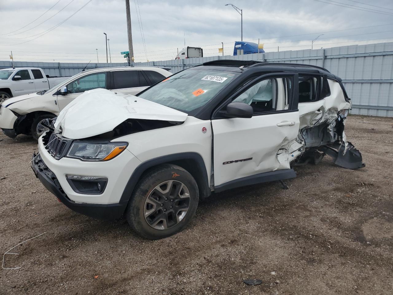 2018 Jeep Compass Trailhawk yellow null gas 3C4NJDDB0JT163497 photo #1